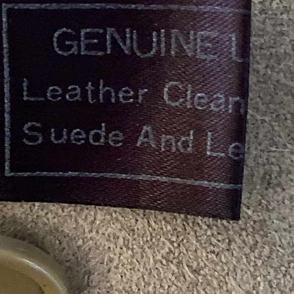 P.B.D. Suede jacket with belt in excellent Condition Tan color - Picture 7 of 8